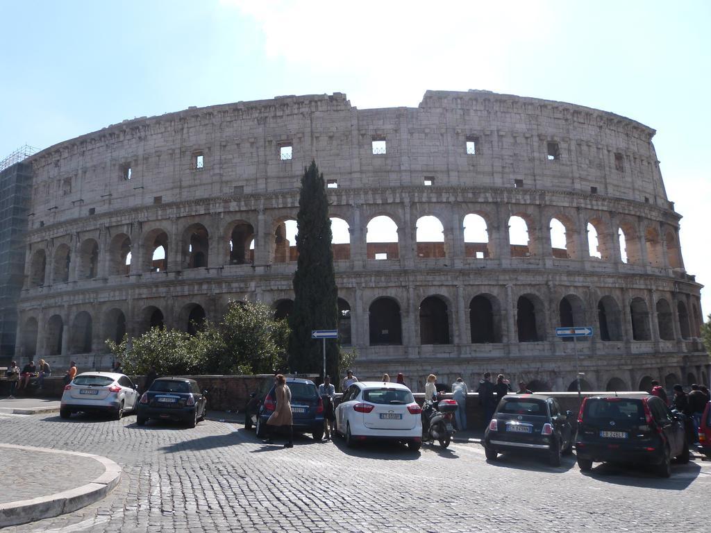Colosseo Homerents 2 Рим Номер фото